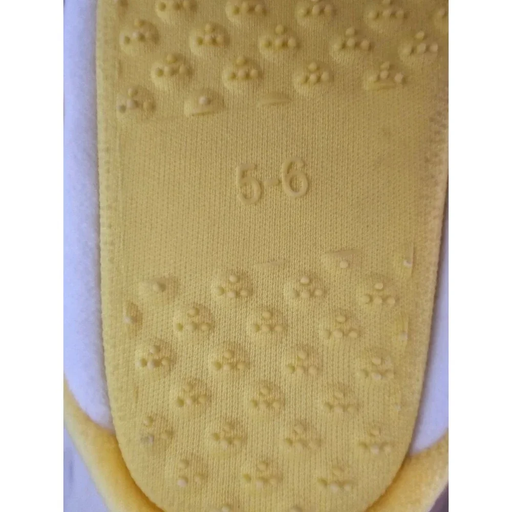 Baby Shark Plush Slippers Kids 5 6 Yellow Character House Shoes Non Slip Cozy